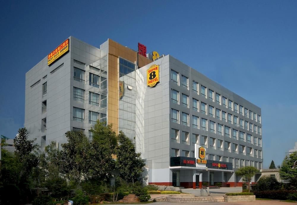 Уху: Super 8 Hotel