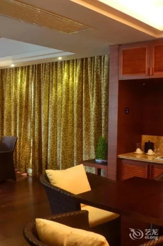 Шанграо: Sanqingshan International Resort