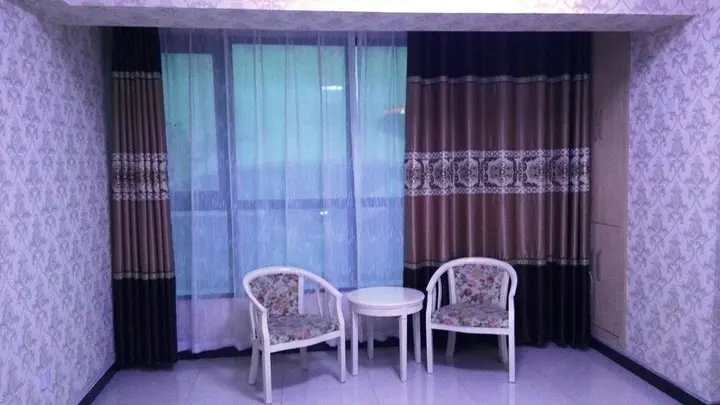 Чжэнчжоу: Zhenzhou Hengyi Business Hotel