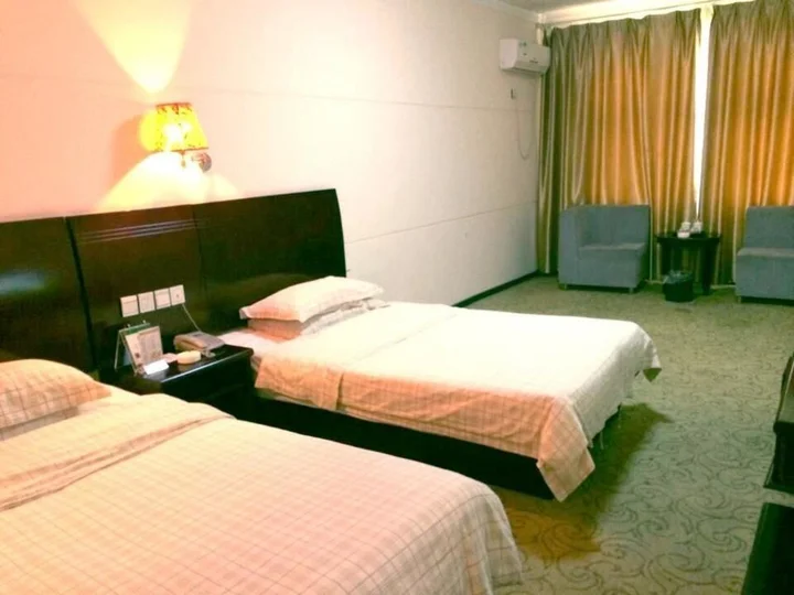 Синьян: Xinyang Tianyi Express Hotel