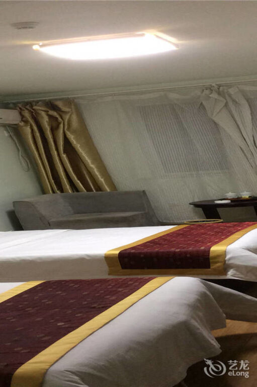 Синьян: Xinyang Tianyi Express Hotel