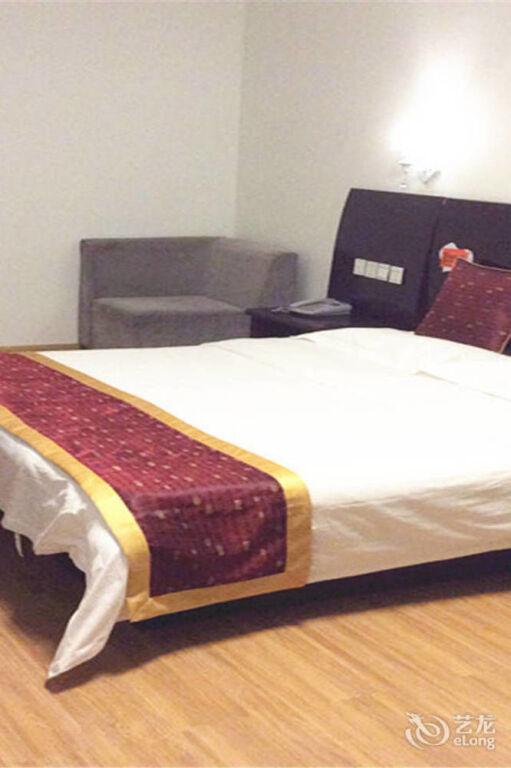 Синьян: Xinyang Tianyi Express Hotel