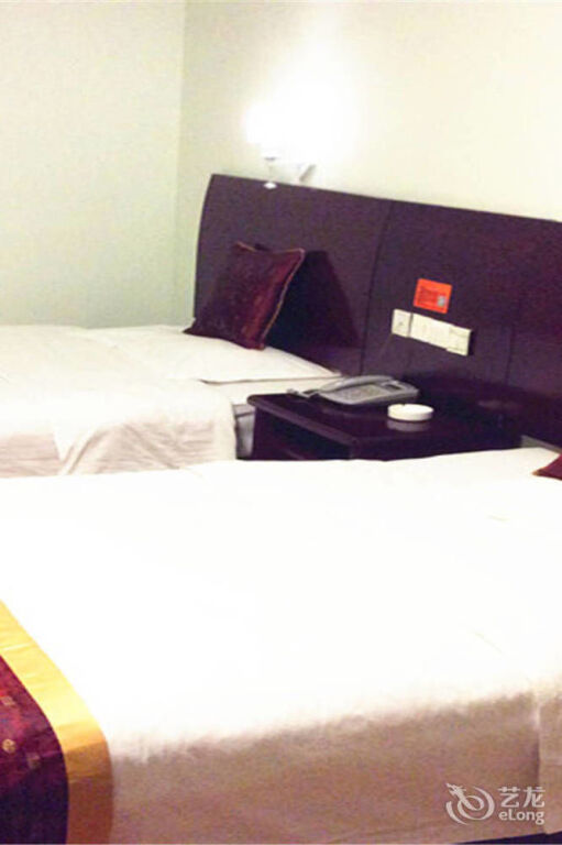 Синьян: Xinyang Tianyi Express Hotel