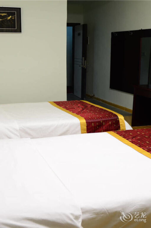 Синьян: Xinyang Tianyi Express Hotel
