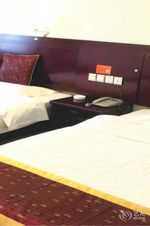 Синьян: Xinyang Tianyi Express Hotel