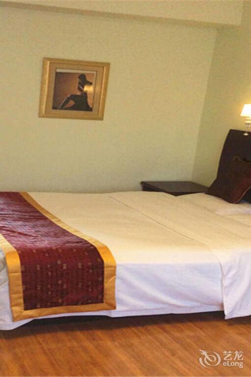 Синьян: Xinyang Tianyi Express Hotel