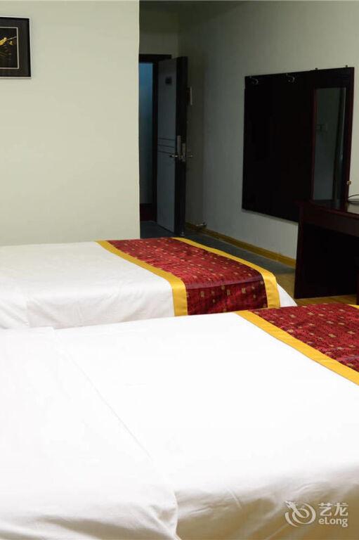 Синьян: Xinyang Tianyi Express Hotel