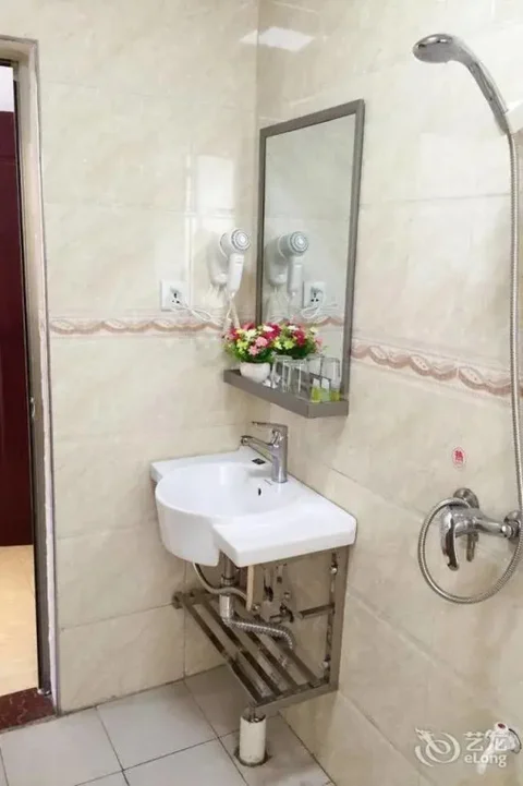 Шаогуань: Fengxin Inn