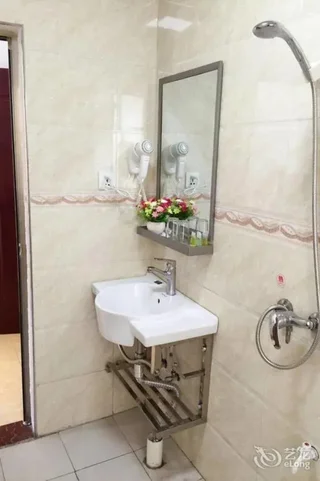 Шаогуань: Fengxin Inn