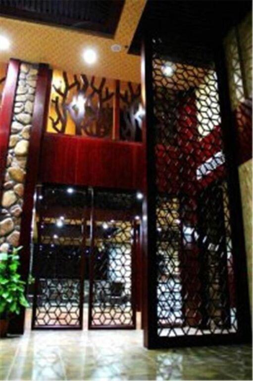 Цзюцзян: Mingjia Holiday Hotel