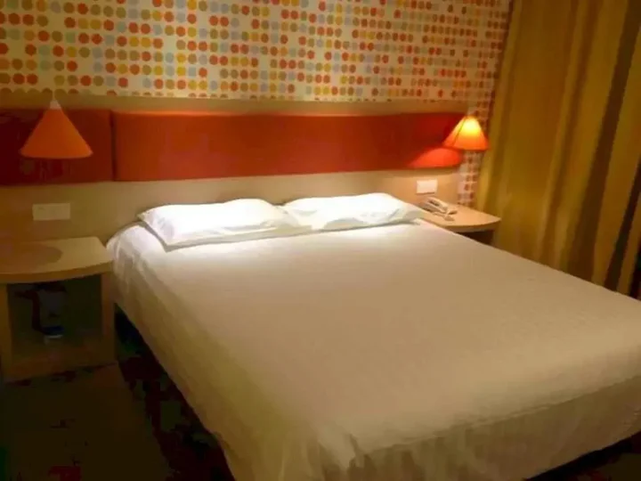 Наньнин: Home Inn Hotel