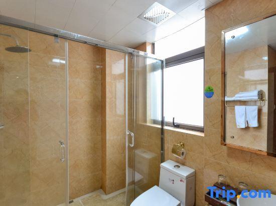 Тайчжоу: Xianju Baita Business Hotel