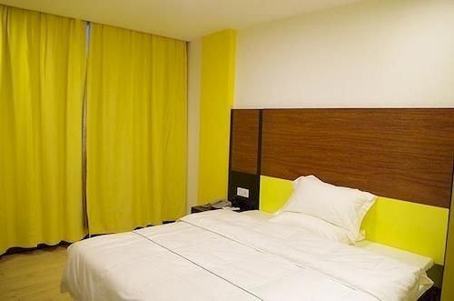 Цзиньюань: Same Hotels