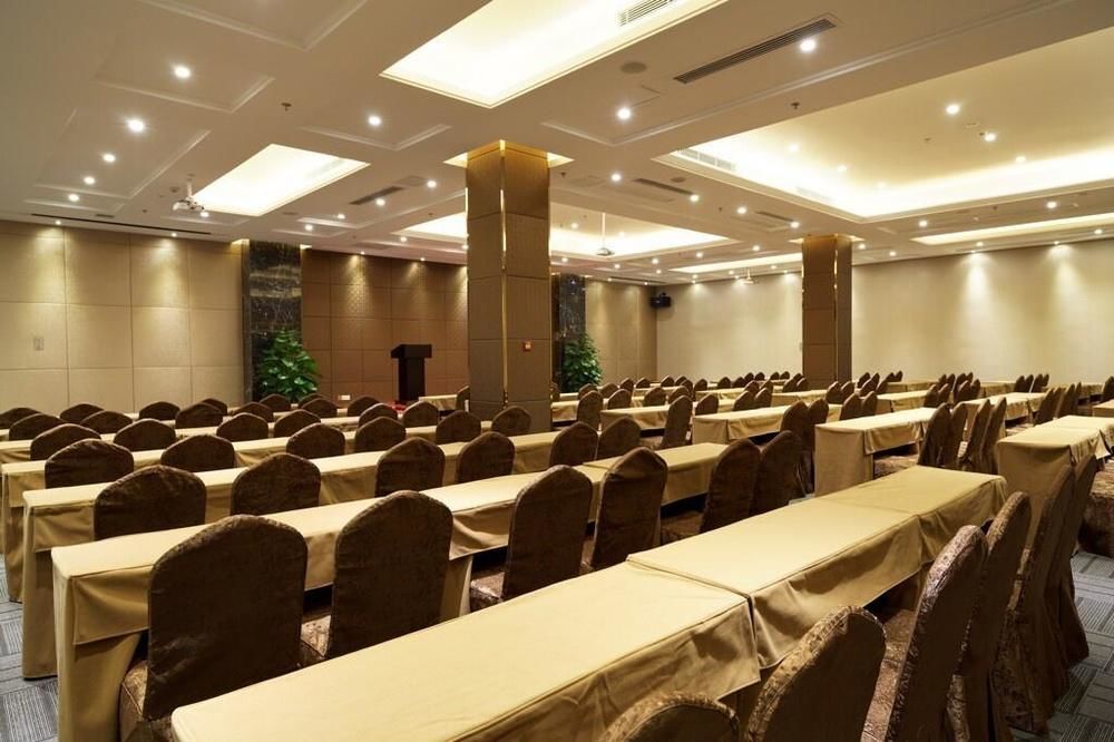 Чунцин: Rising Hotel- Chongqing