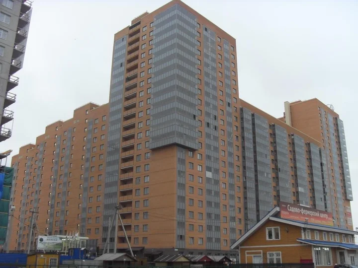 Мурино: Apartmenti na Privokzalnoy 5A