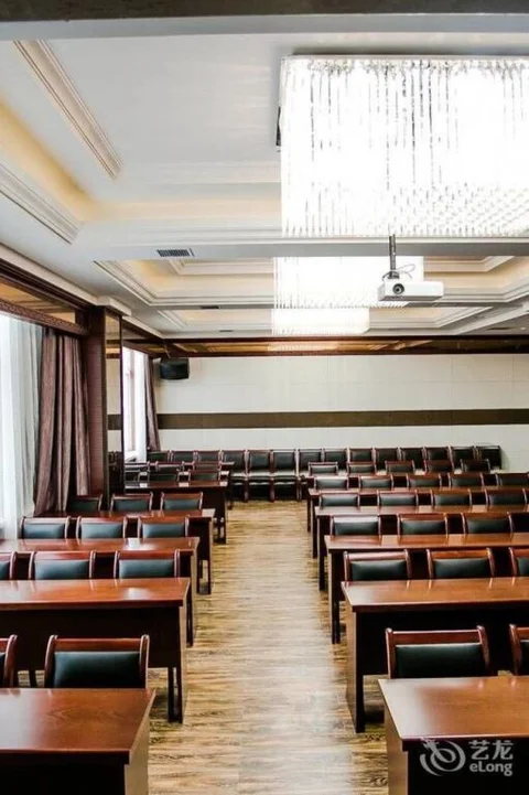 Аньцин: Junyi Hotel