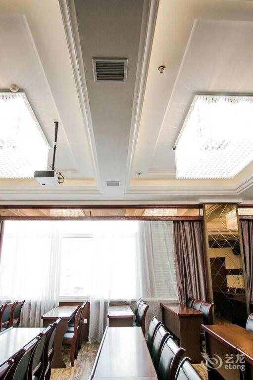 Аньцин: Junyi Hotel