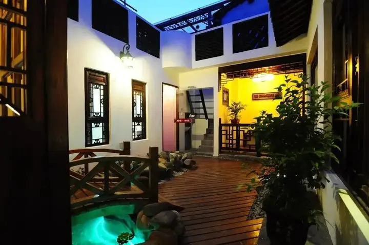Цзясинь: Xitang Langqiao Dream Inn