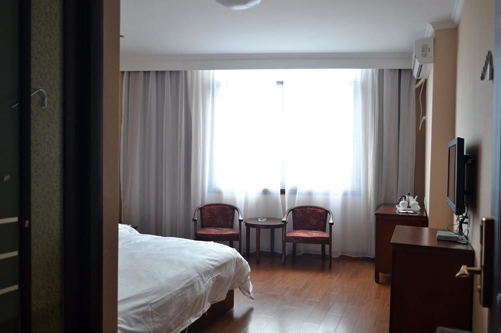 Тайчжоу: Xianju Haolaiju Hotel