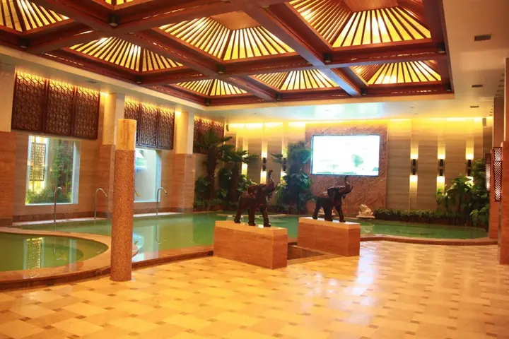 Линьи: Linyi Pattaya Hotel