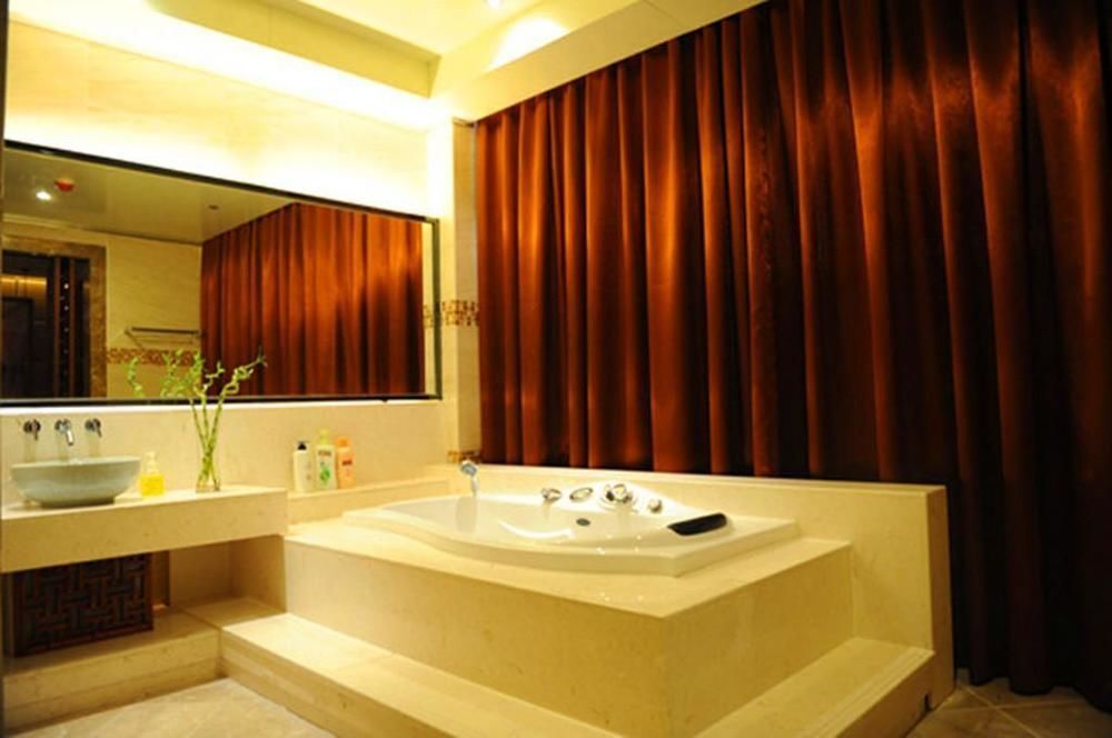Линьи: Linyi Pattaya Hotel
