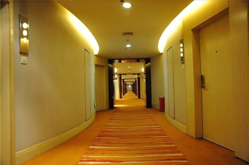 Чунцин: Chongqing Yi'an Hotel