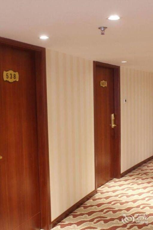 Чунцин: Chongqing Yi'an Hotel
