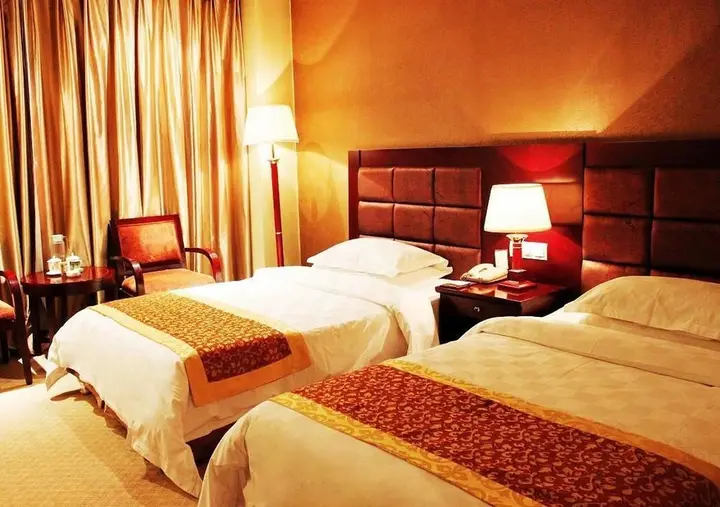 Лоян: Zhonghong Business Hotel