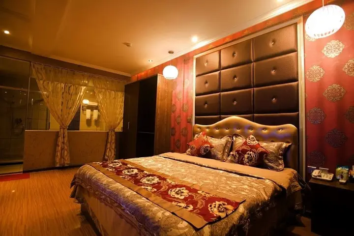 Юйси: Yuxi Hongyuan Star Hotel