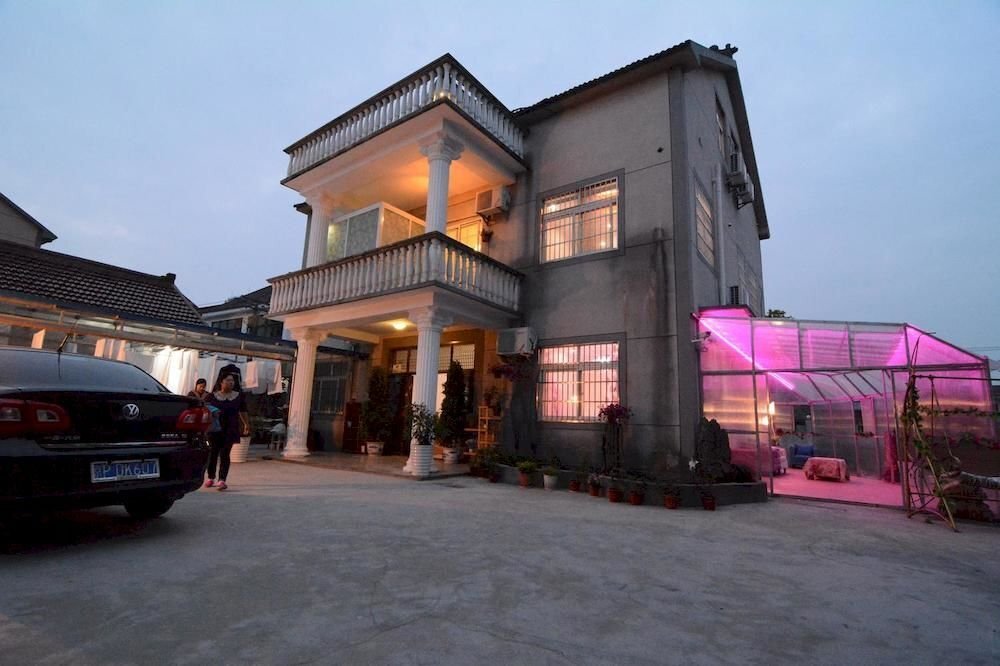 Цзясинь: Weibo Hotel
