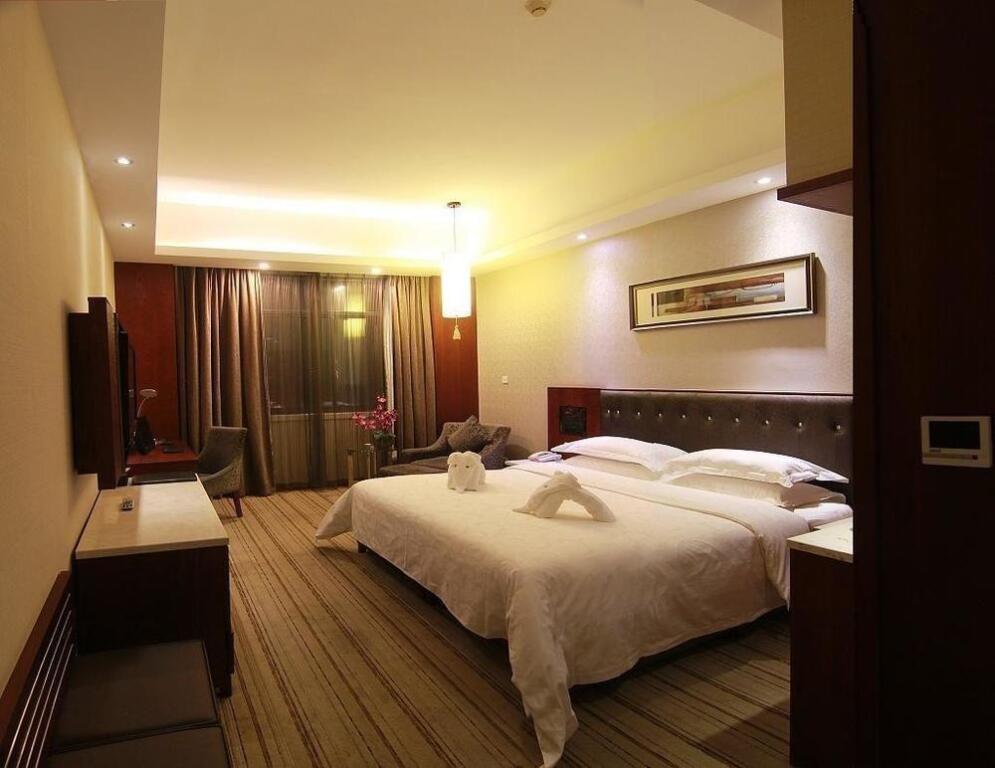 Чанша: Yannian Tietong Hotel (Hehua Road Metro Station)