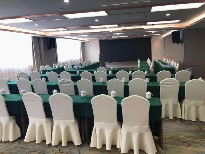 Линьи: Linyi Hotel