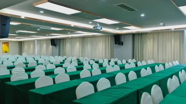 Линьи: Linyi Hotel