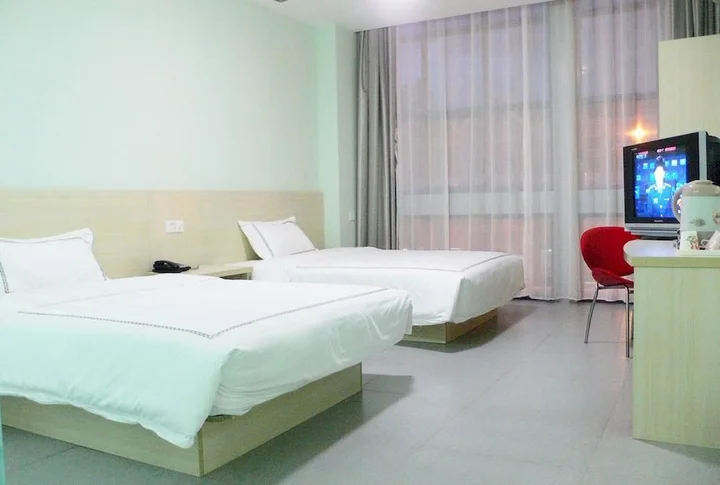 Наньнин: Grid Inn Nanning Huluding Branch