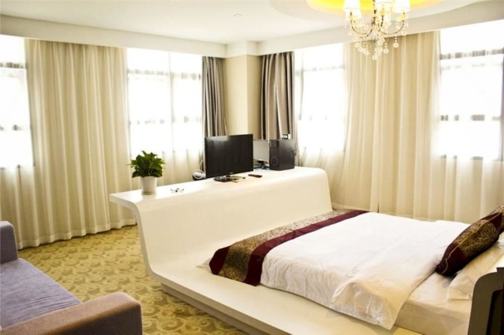 Ухань: Provence Garden Hotel Wuhan Guanggu Branch