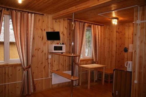 Луга: Camping Okhotnik i Rybolov