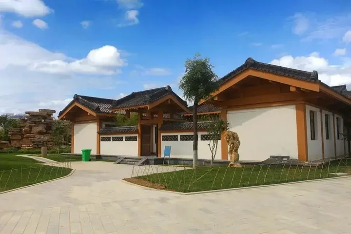 Вэйхай: Good Fortune Paintings Center