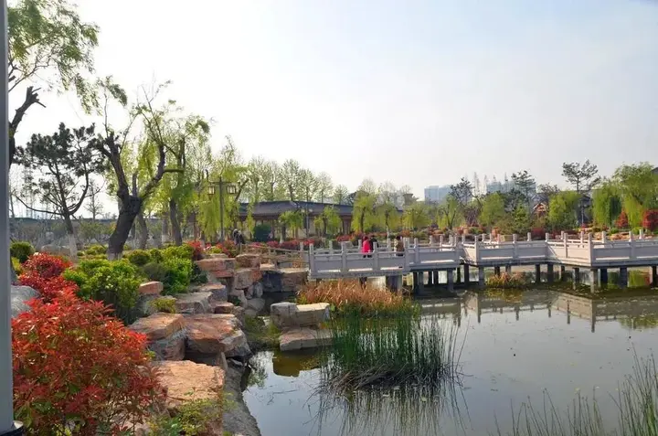 Вэйхай: Good Fortune Paintings Center