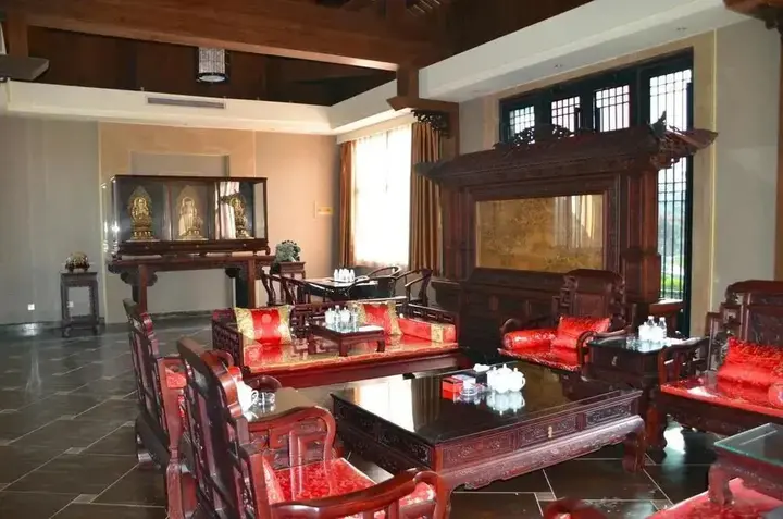 Вэйхай: Good Fortune Paintings Center