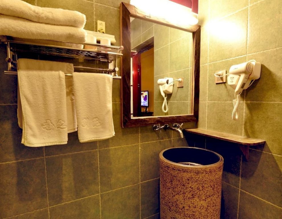 Цзинхун: Wuzhibieyuan Resort Hotel