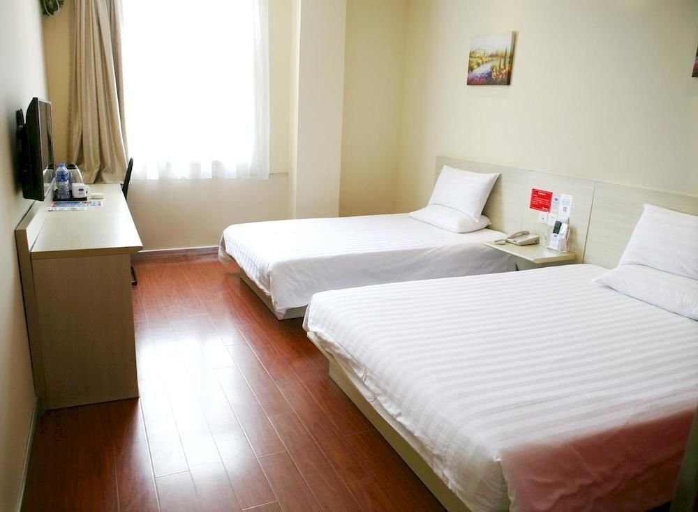 Уху: Hanting Inn