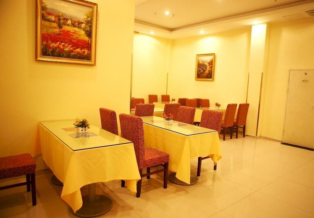 Уху: Hanting Inn