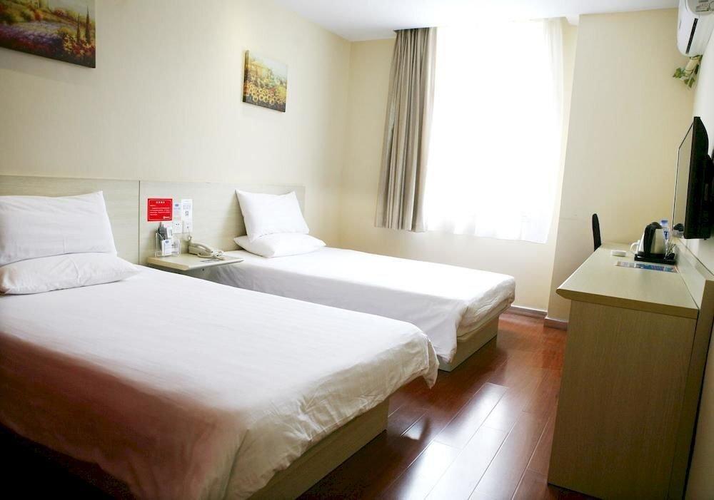 Уху: Hanting Inn