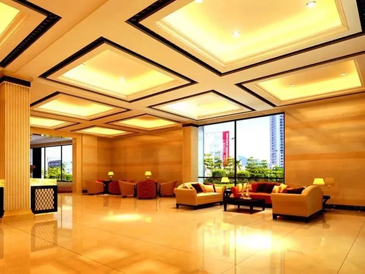 Лянфан: New World Hotel