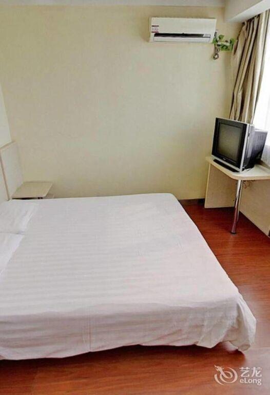 Цзинин: Hanting Express Hotel Ji'ning Taibai Middle Road