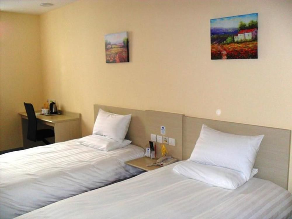 Цзинин: Hanting Express Hotel Ji'ning Taibai Middle Road