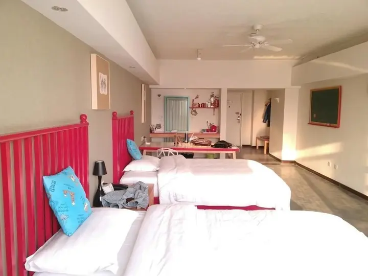Вэйфан: Yijia Room (Weifang Station)