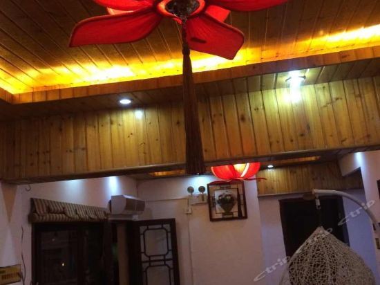 Цзясинь: Xitang Fuchun Inn