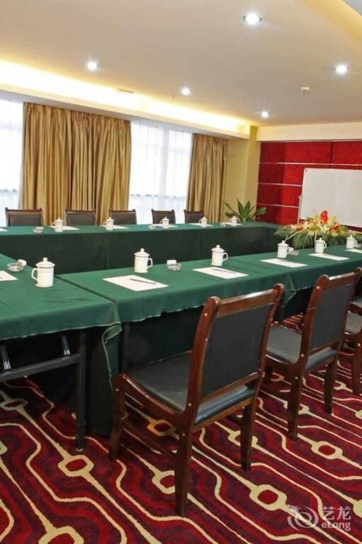 Цзясинь: Heart Living Hotel-tongxiang