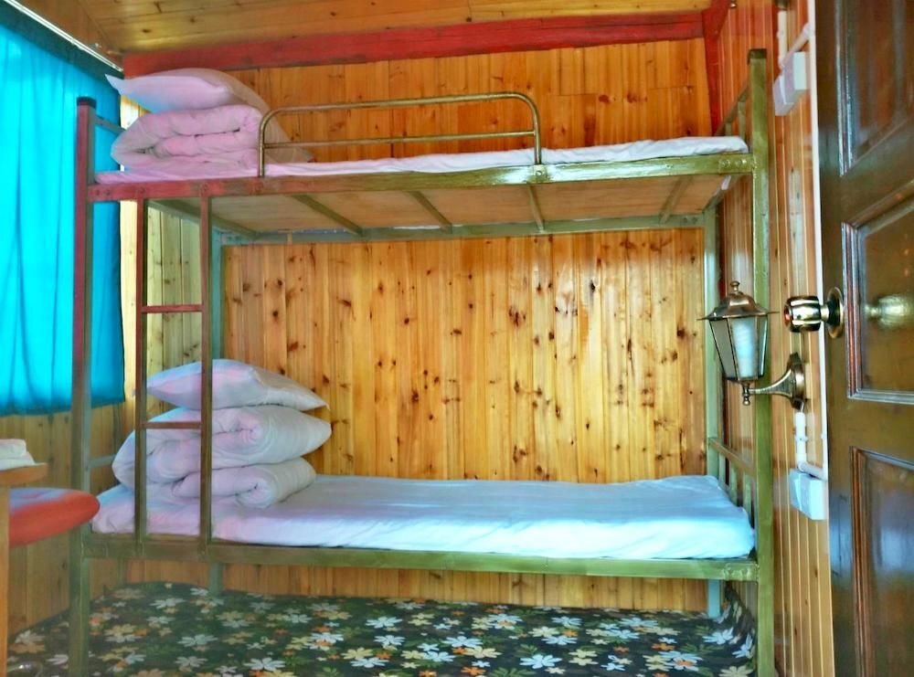 Шангри-Ла: Spring Breeze Inn